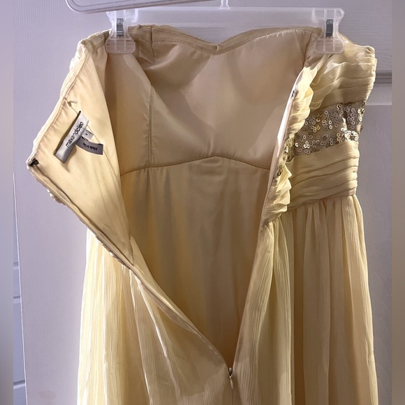 YELLOW PROM DRESS - size 6 - Picture 7 of 8
